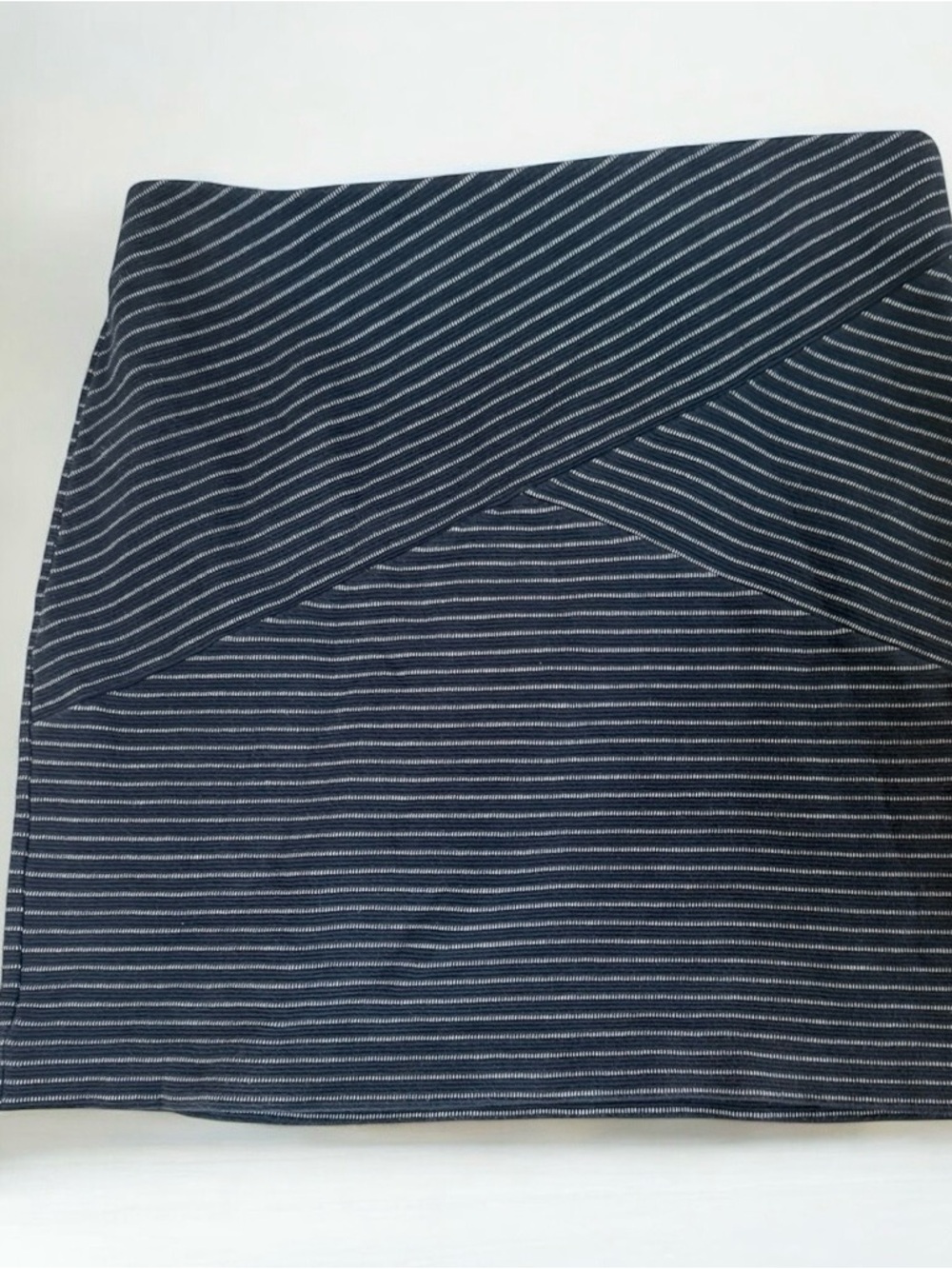 J.Jill Navy & White Striped Pull On Skirt Size Medium - Picture 2 of 3
